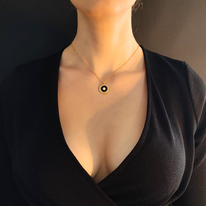 Collier pièce martelé en acier inoxydable pour femme